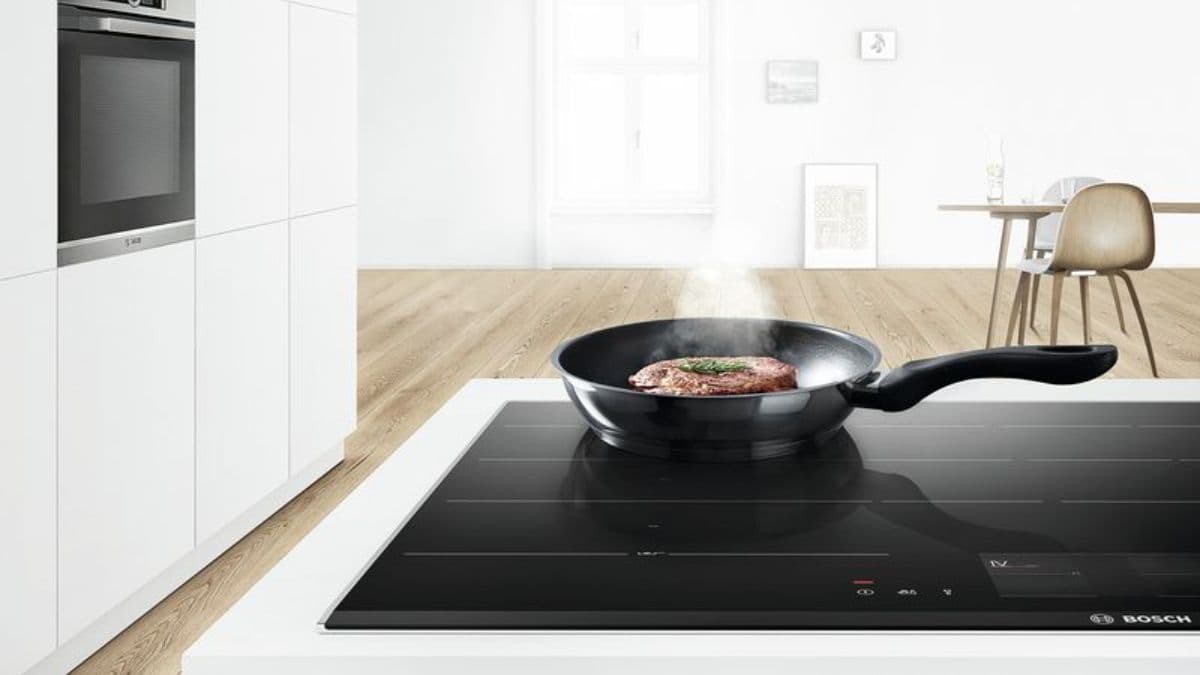 bếp từ bosch chính hãng lắp đặt trong không gian bếp hiện đại