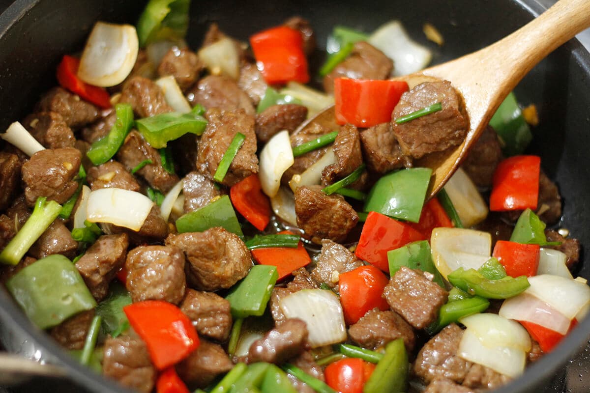 Gợi Ý Mâm Cơm Cúng Rằm Tháng 7: 7 Món Chay – Mặn Dễ Làm, Chuẩn Truyền Thống