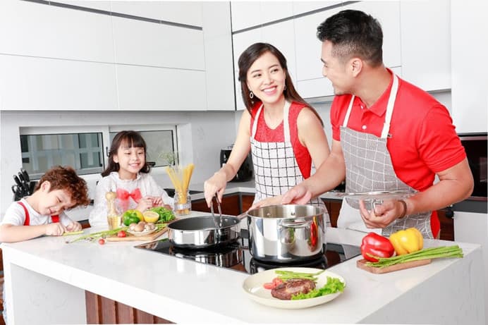 Gia đình 4 người cần một chiếc bếp từ như thế nào?