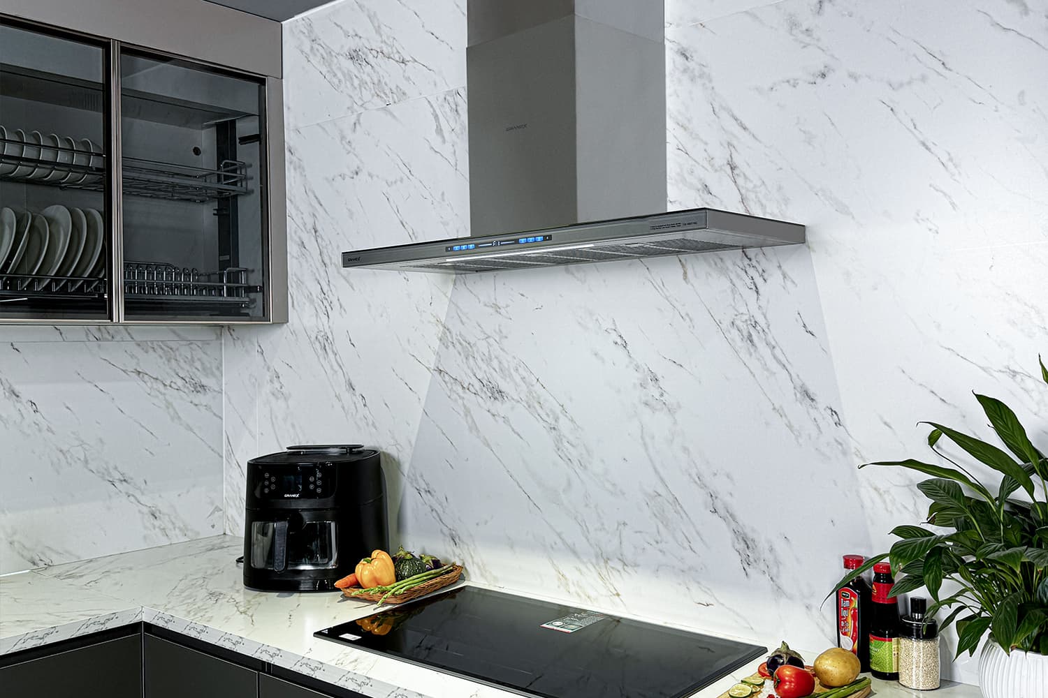 Hút Mùi Grandx GX H70T78SG trong không gian bếp hiện đại