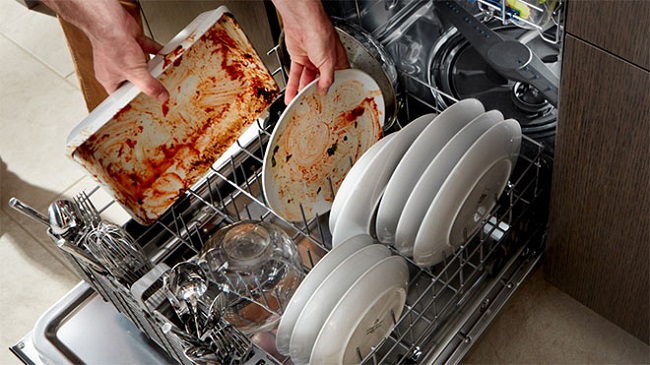 Để loại bỏ các vết bẩn, làm sạch bát đĩa một cách hoàn hảo máy rửa bát cần khá nhiều thời gian