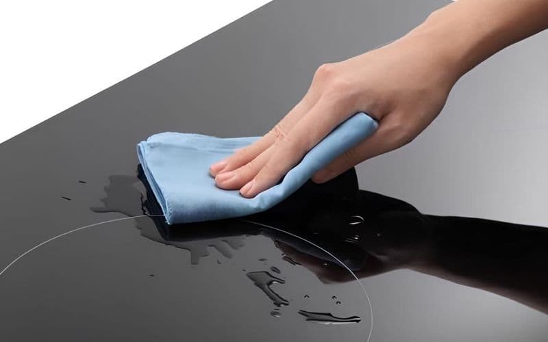 vệ sinh bếp từ bosch sau khi sử dụng