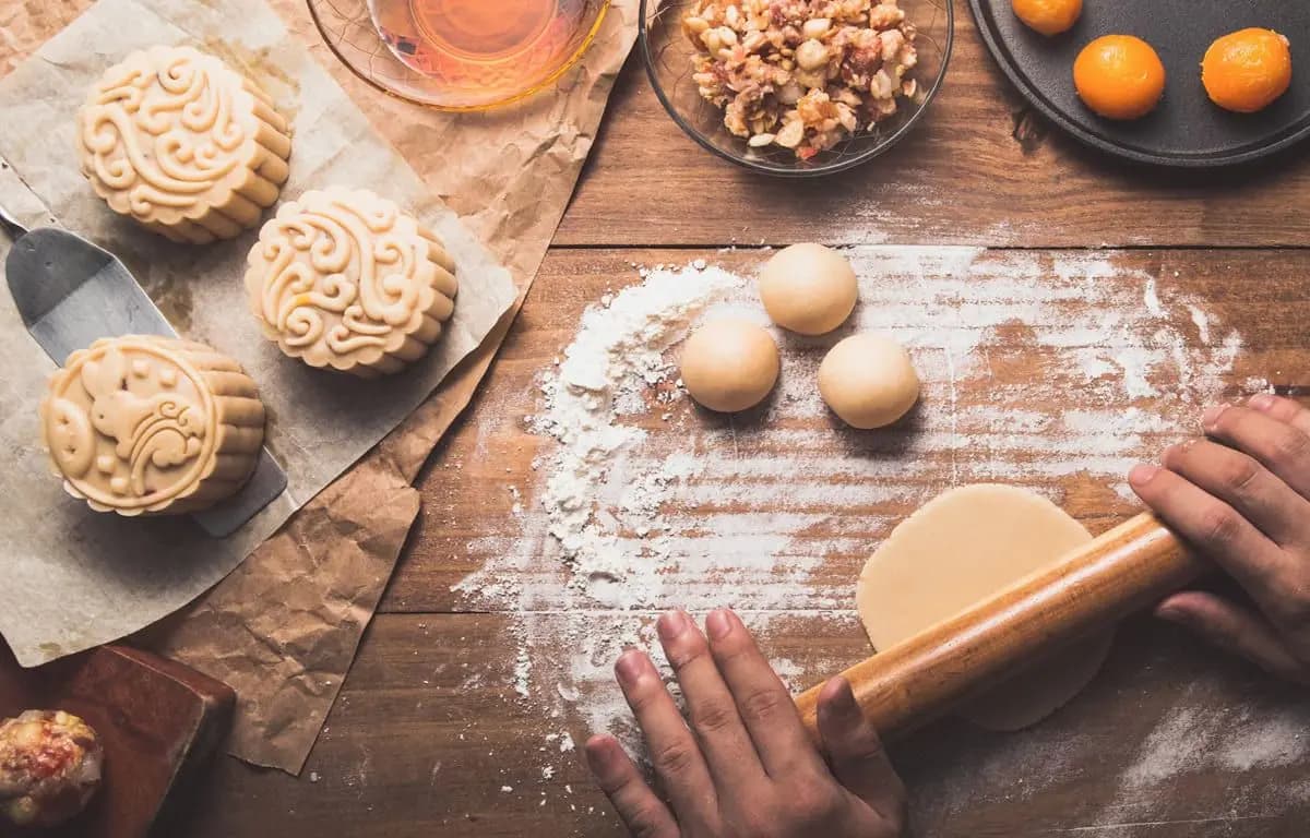 Cách Làm Bánh Trung Thu Tại Nhà: Tự Tay Tạo Khoảnh Khắc Ngọt Ngào Mùa Đoàn Viên